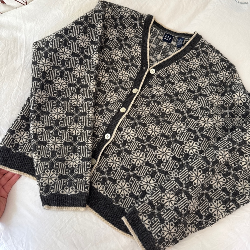 Vintage GAP charcoal gray and cream Nordic cardigan